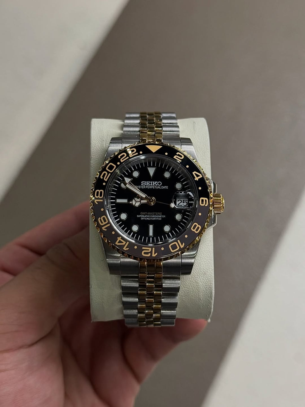 Master Gold GMT