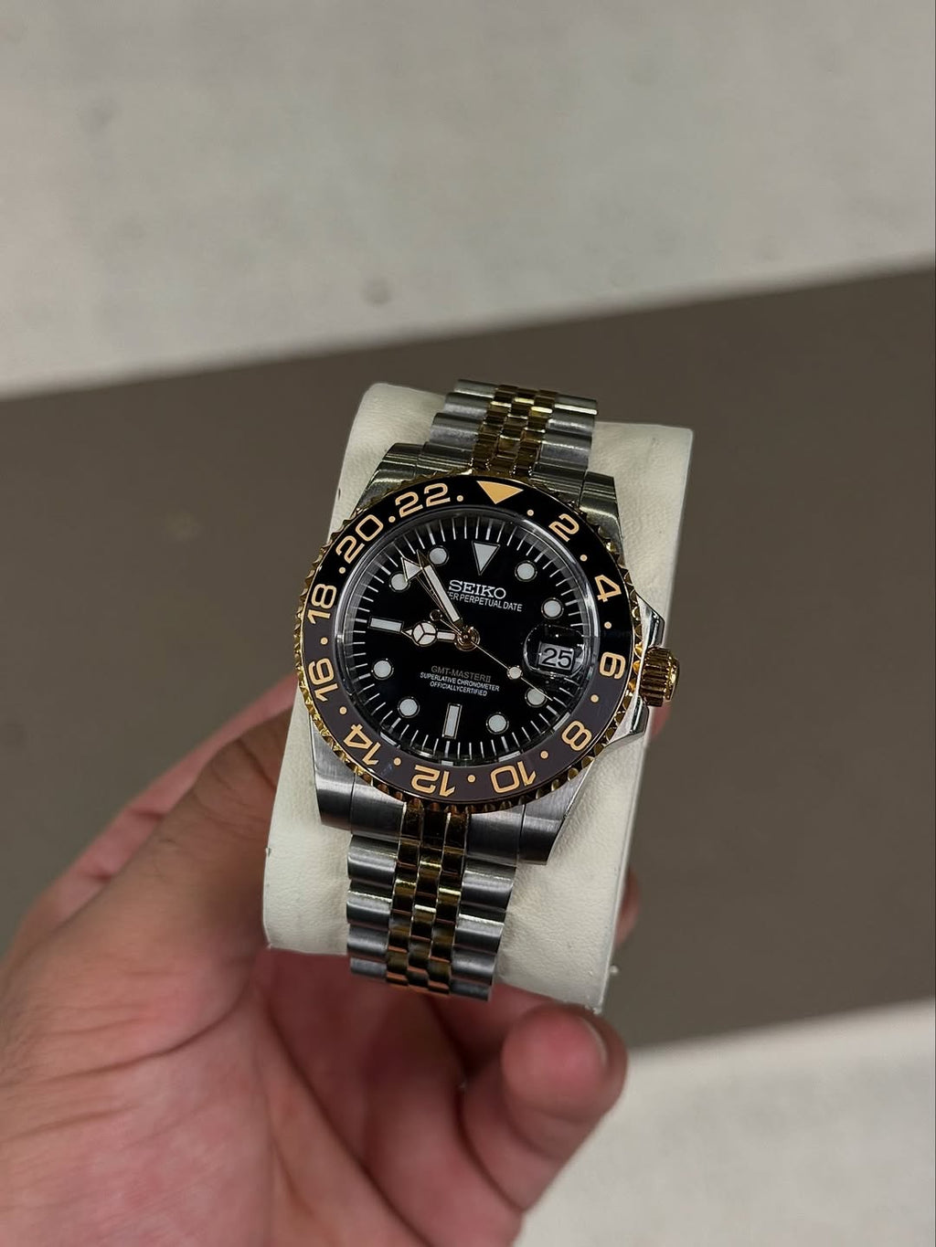Master Gold GMT