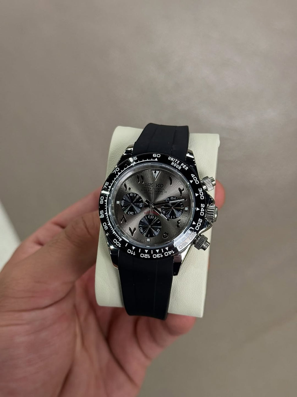 Cadran arabe gris métallisé