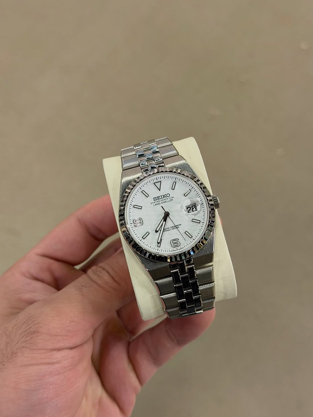 Pearl White Dial Scale