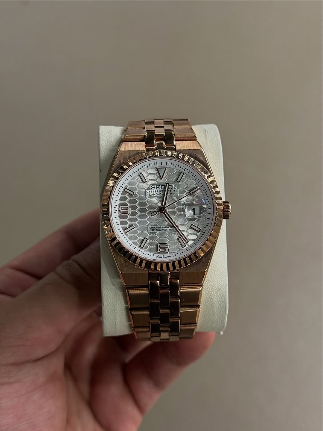 Rose Gold White Scale