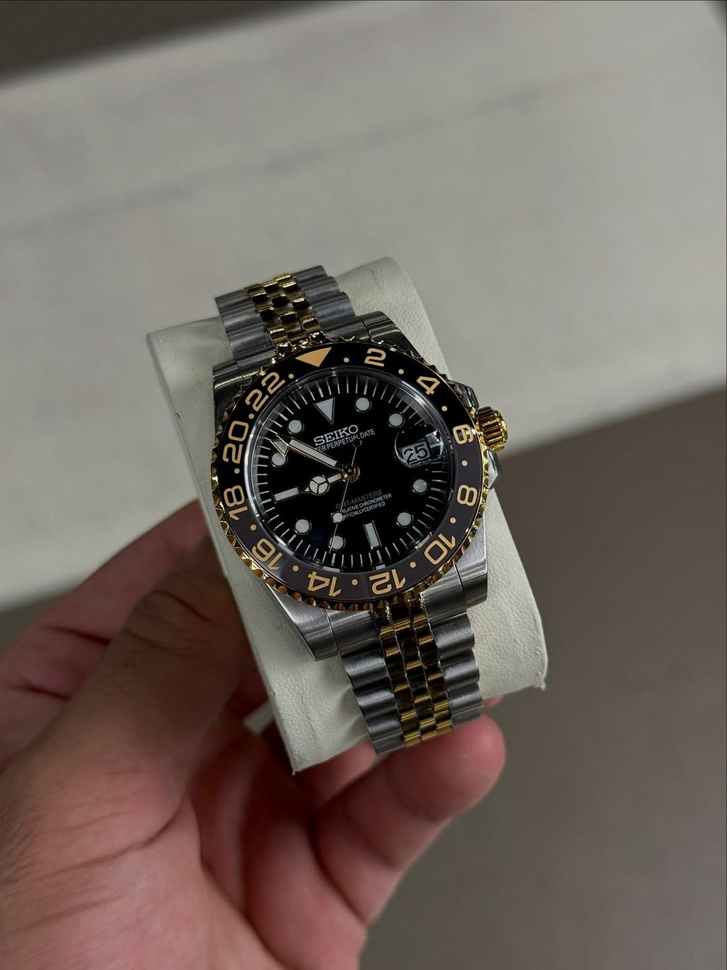 Master Gold GMT