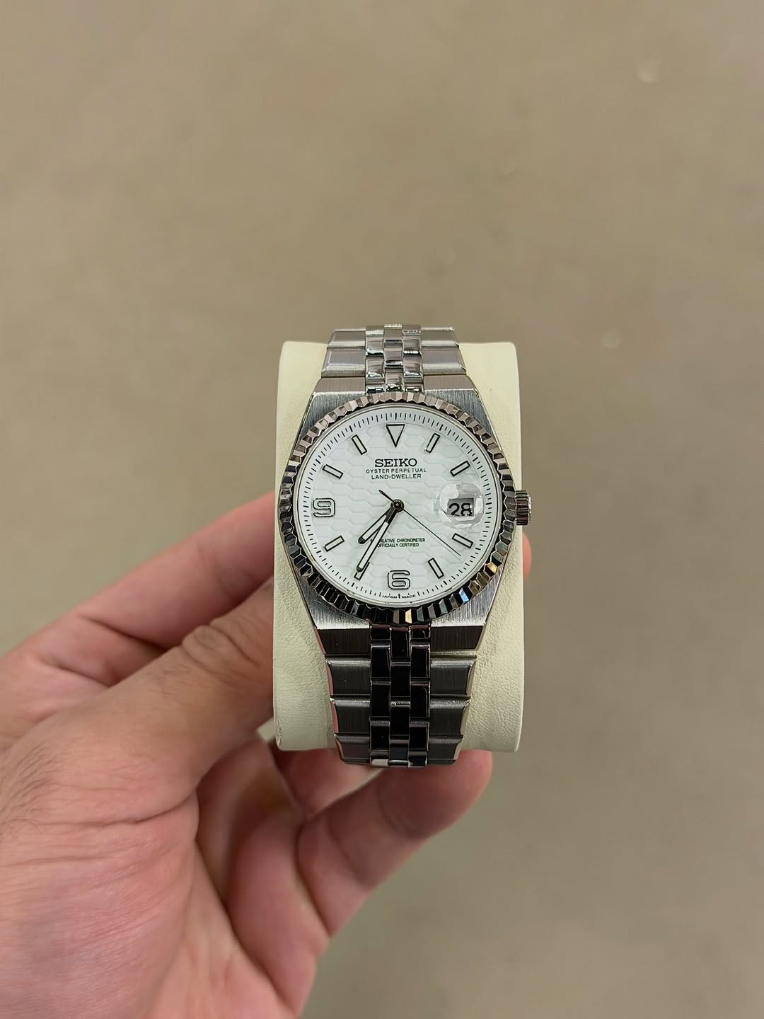 Pearl White Dial Scale