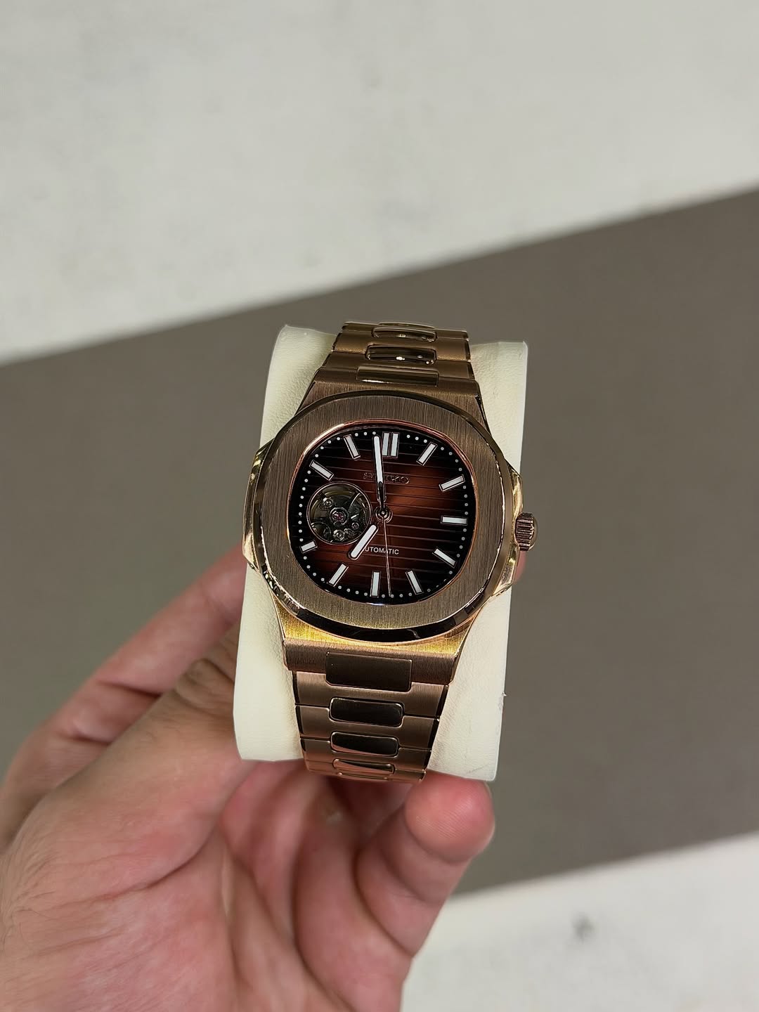 Rose gold Open heart