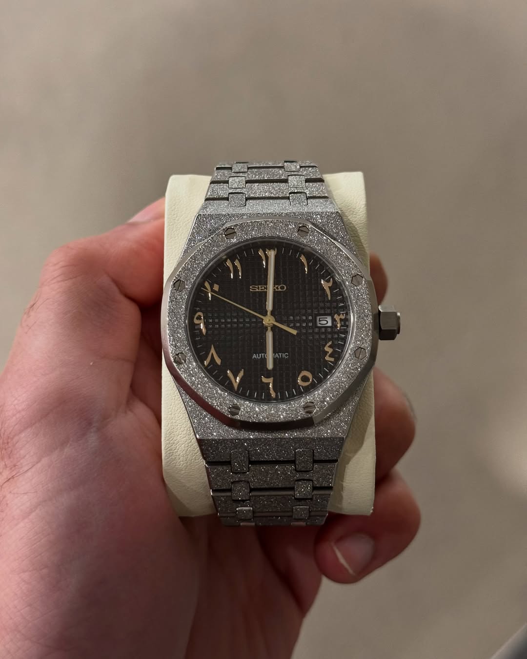 Frozen Black Arabic Dial