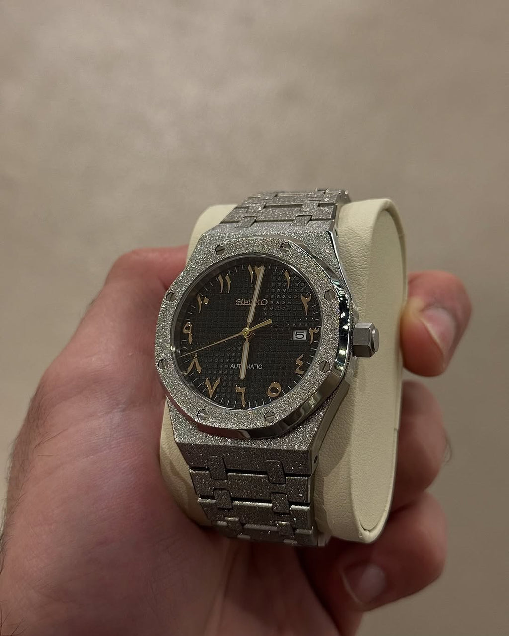 Cadran noir arabe gelé